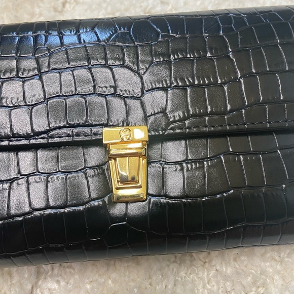 •Etienne Aigner• croc embossed continental wallet - Picture 6 of 8